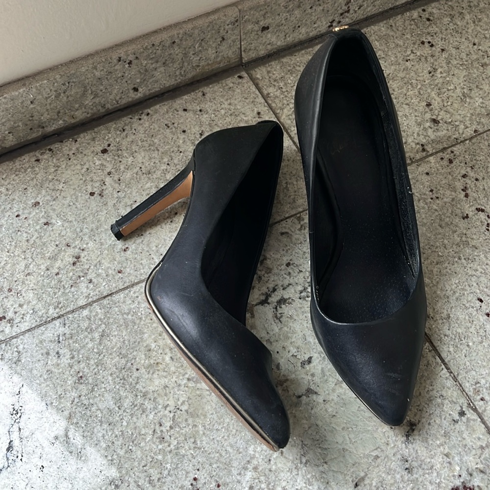 Black heels good condition